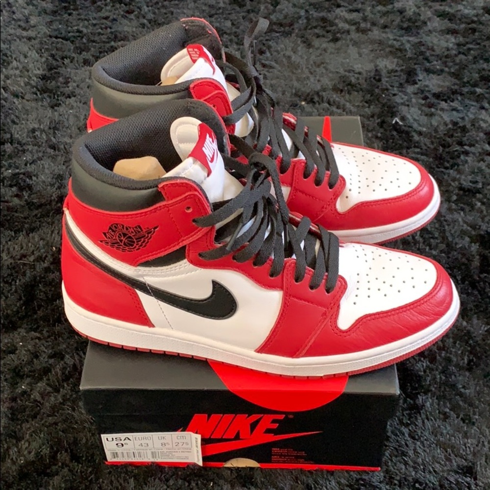 Nike Air Jordan 1 High OG Chicago Sz 9.5 Mens